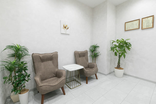Waiting area at the Tokyo Yaesu clinic