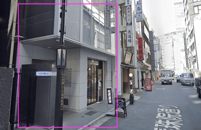 そのまままっすぐ進むと左手にあるNS日本橋ビルという建物の5FがAGAメディカルケアクリニック八重洲院です。