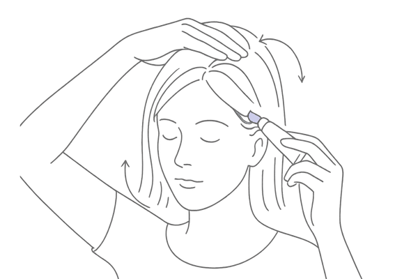 女性が髪を分けて外用薬を頭皮に薄く伸ばす手順を示す線画